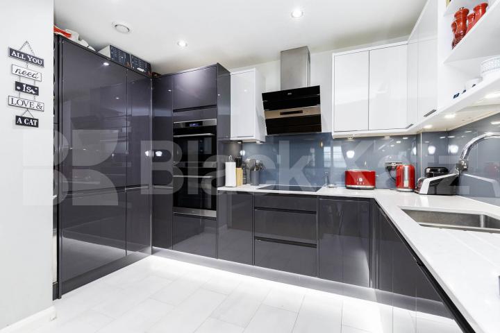 Modern Apartment Denbigh Road, Notting Hill